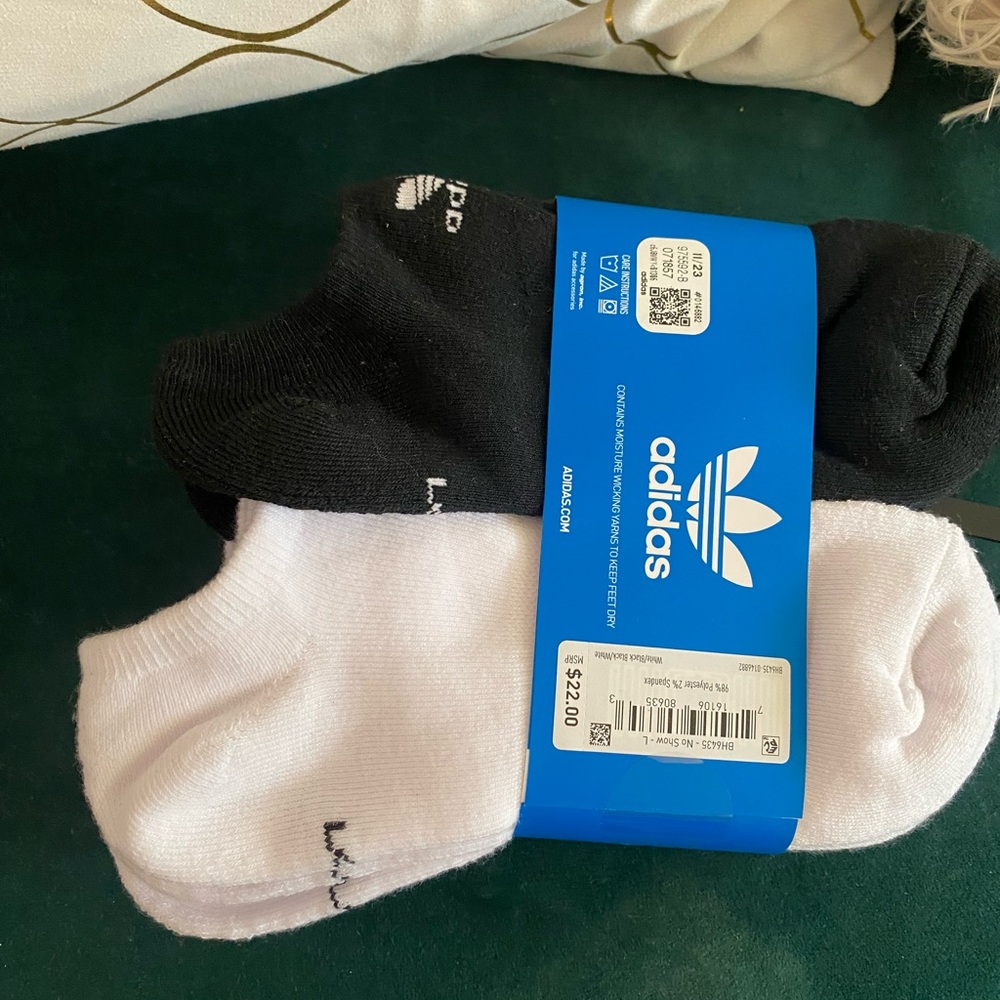 Adidas Women’s Athletic Socks in Black and White Size 8-10